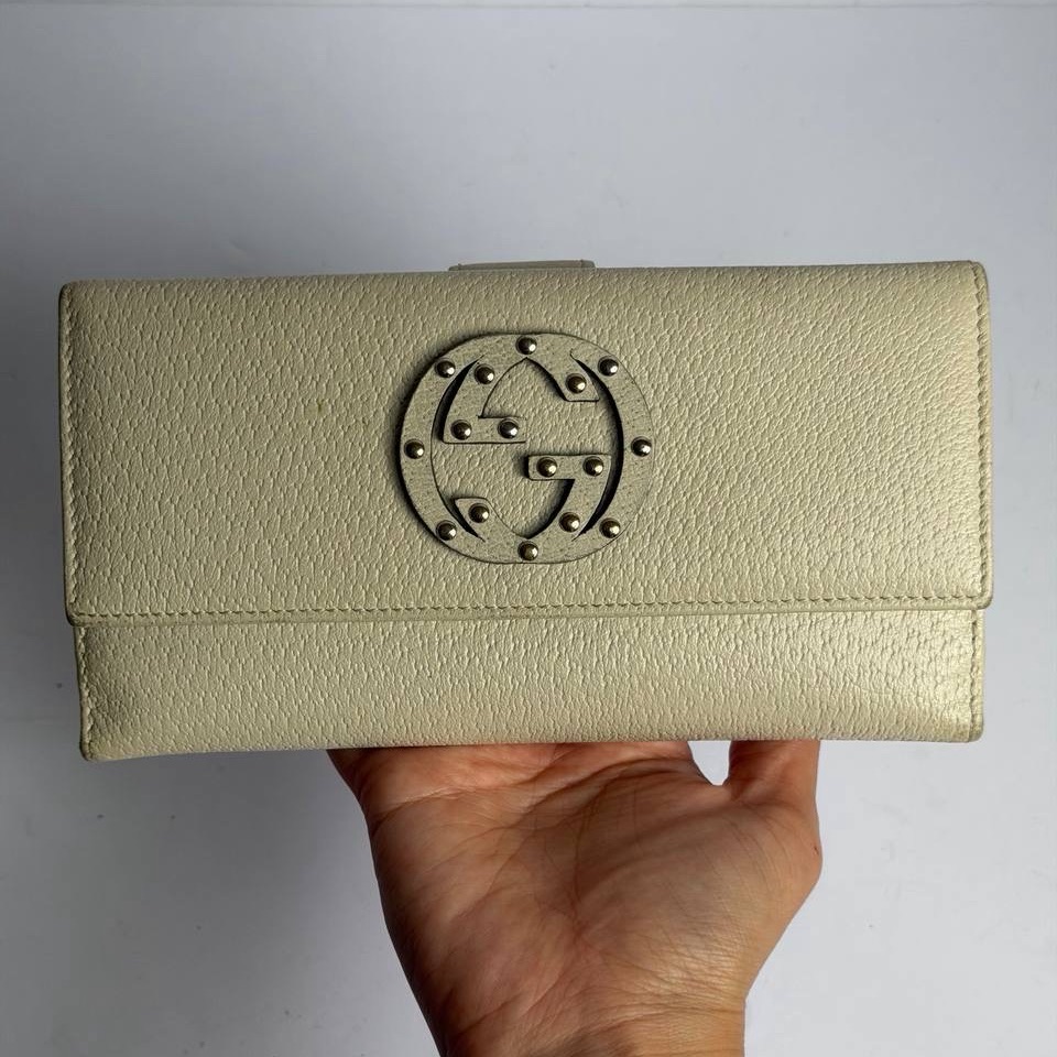 Gucci Soho Studded Gg Logo Creamy White Leather Continental Wallet